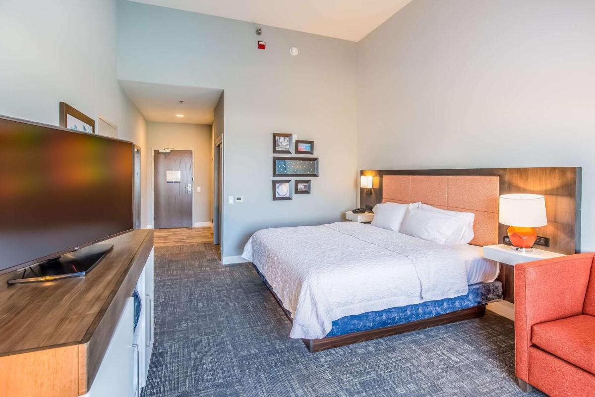 Hampton Inn Pensacola Beach - image 5