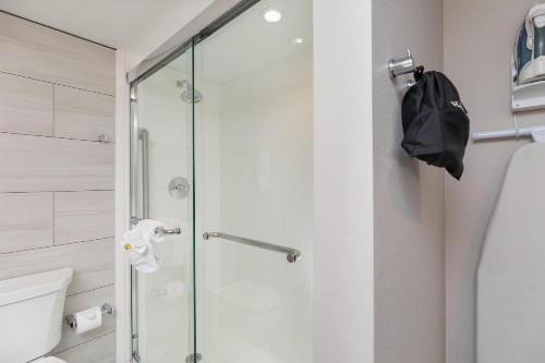 Holiday Inn Express Pensacola Beach an IHG Hotel - image 35