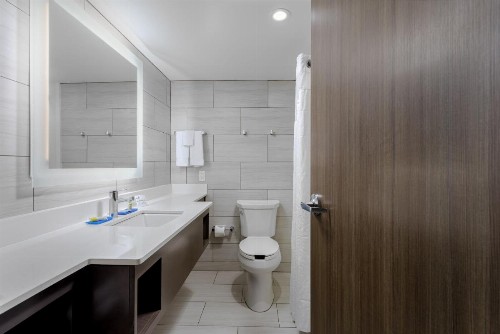Holiday Inn Express Pensacola Beach an IHG Hotel - image 40
