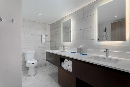Holiday Inn Express Pensacola Beach an IHG Hotel - image 46