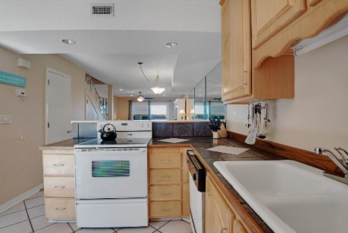White Sands Bay Front Pensacola Condo - image 4