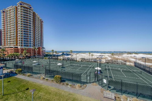 Luxurious 2 BR Condo with Panoramic Ocean Views - image 11
