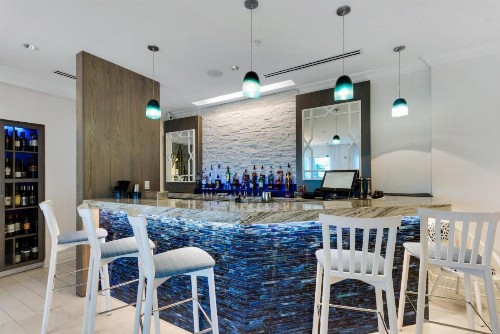 Luxurious 2 BR Condo with Panoramic Ocean Views - image 18