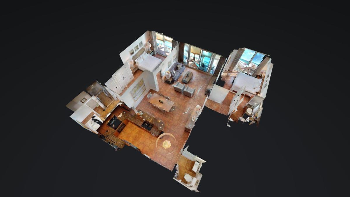 Luxurious 2 BR Condo with Panoramic Ocean Views - image 2