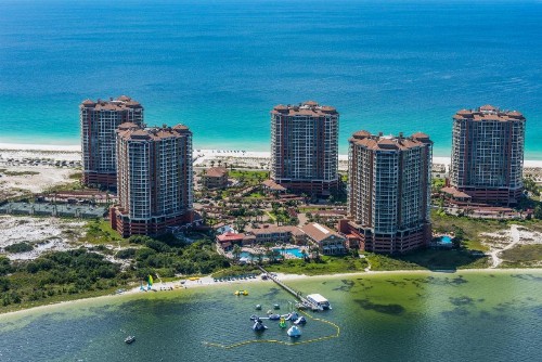 Luxurious 2 BR Condo with Panoramic Ocean Views - image 25
