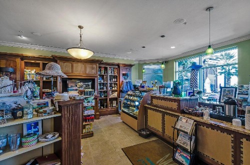 Luxurious 2 BR Condo with Panoramic Ocean Views - image 38