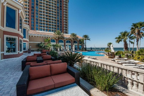 Luxurious 2 BR Condo with Panoramic Ocean Views - image 40