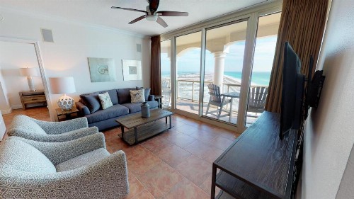 Luxurious 2 BR Condo with Panoramic Ocean Views - image 41