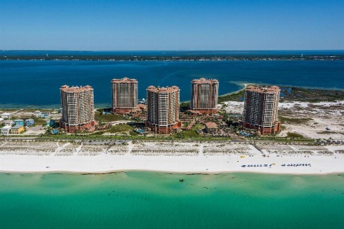Luxurious 2 BR Condo with Panoramic Ocean Views - image 42