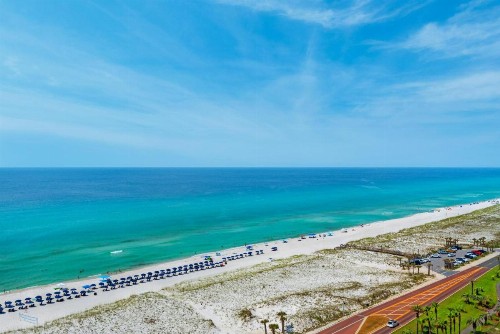 Luxurious 3 BR SkyHome with Panoramic Ocean Views and Steps From The Beach - image 48