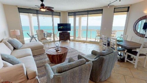 Luxurious 3 BR SkyHome with Panoramic Ocean Views and Steps From The Beach - image 5