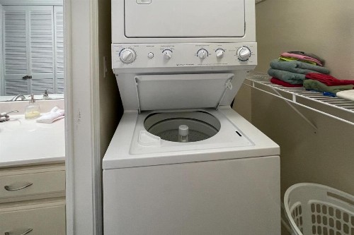 Regency Towers E107 - image 10