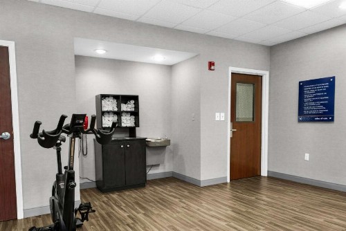 Hampton Inn & Suites Pensacola I-10 N at University Town Plaza - image 10