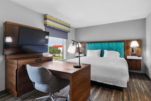 Hampton Inn & Suites Pensacola I-10 N at University Town Plaza - image 11