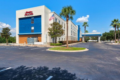 Hampton Inn & Suites Pensacola I-10 N at University Town Plaza - image 24