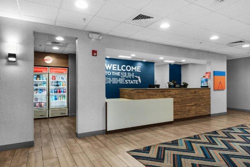 Hampton Inn & Suites Pensacola I-10 N at University Town Plaza - image 30