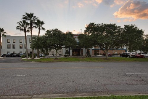 Hampton Inn & Suites Pensacola I-10 N at University Town Plaza - image 34