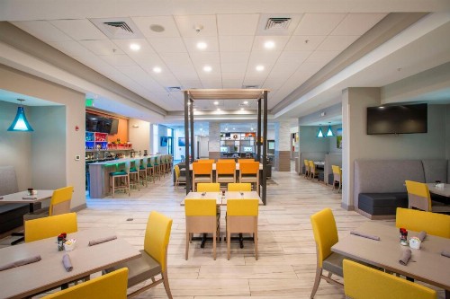 Holiday Inn Pensacola - University Area an IHG Hotel - image 10
