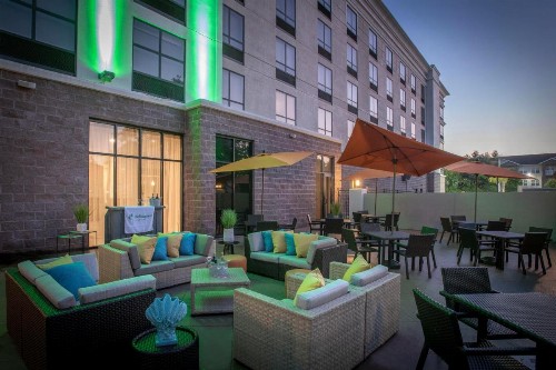 Holiday Inn Pensacola - University Area an IHG Hotel - image 12