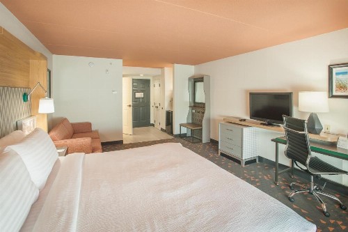 Holiday Inn Pensacola - University Area an IHG Hotel - image 25
