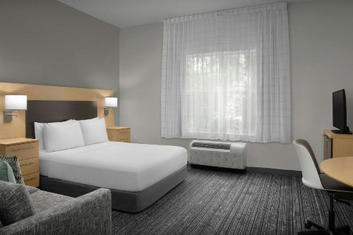 TownePlace Suites Pensacola - image 33