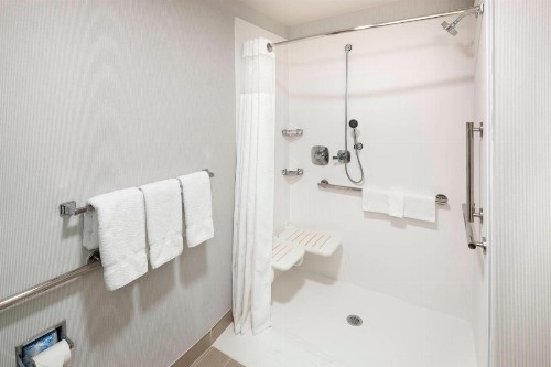 Courtyard by Marriott Pensacola - image 12