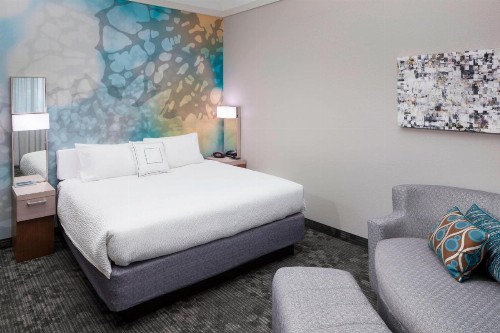 Courtyard by Marriott Pensacola - image 17