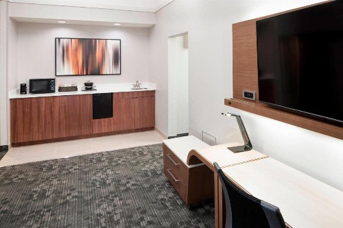 Courtyard by Marriott Pensacola - image 3