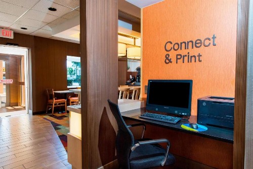 Fairfield Inn by Marriott Pensacola I-10 - image 4