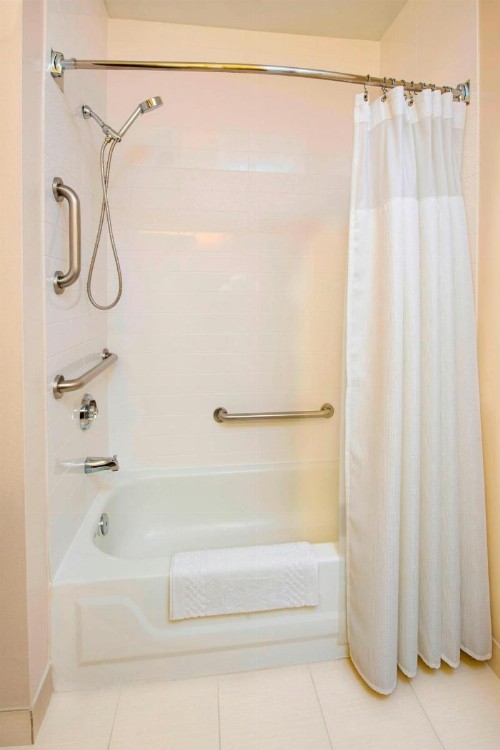 Fairfield Inn by Marriott Pensacola I-10 - image 6