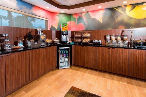 Fairfield Inn by Marriott Pensacola I-10 - image 7