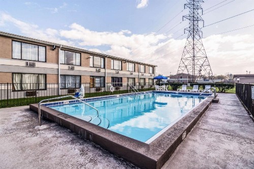 Clarion Inn - image 13