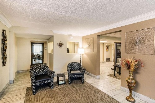Clarion Inn - image 2