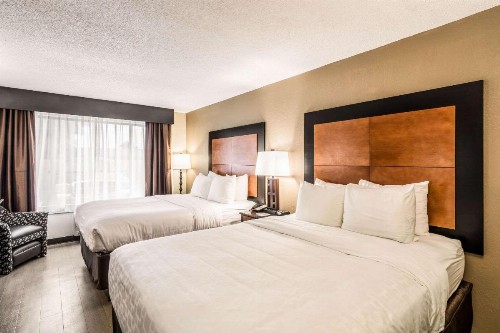 Clarion Inn - image 3