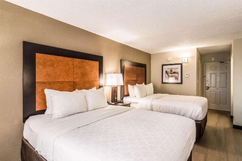 Clarion Inn - image 5