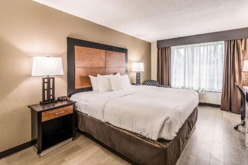 Clarion Inn - image 7