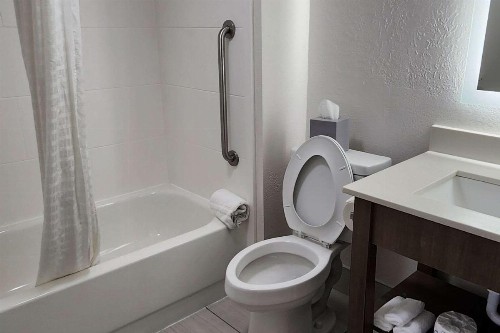 Comfort Inn Pensacola - University Area - image 10