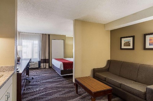 Comfort Inn Pensacola - University Area - image 4