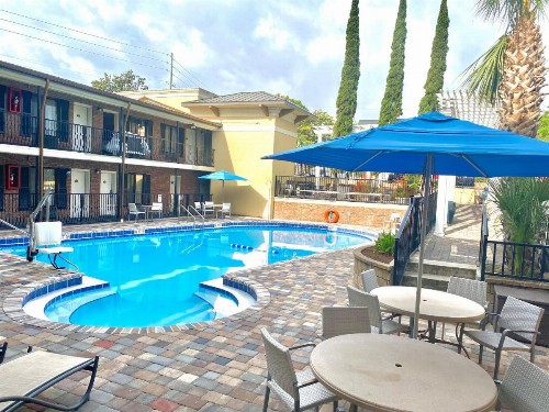 Days Inn by Wyndham Pensacola - Historic Downtown - image 41