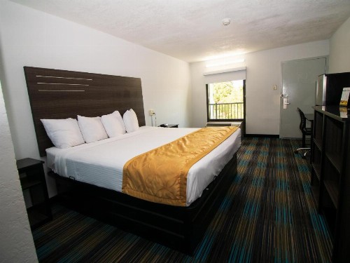 Sweet Dream Inn - University Park - image 5
