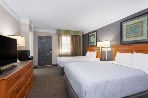 La Quinta Inn by Wyndham Pensacola - image 27