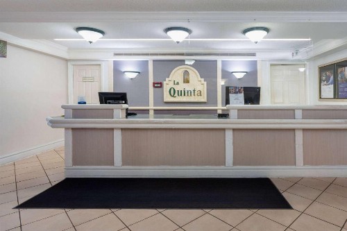 La Quinta Inn by Wyndham Pensacola - image 28