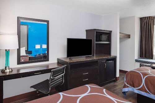 Super 8 by Wyndham Pensacola - image 37