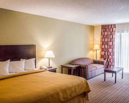 Quality Inn & Suites Pensacola Bayview - image 15