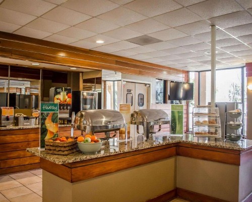 Quality Inn & Suites Pensacola Bayview - image 17