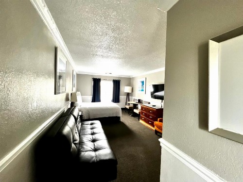 At Home Inn - Pensacola - image 22