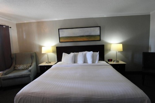 At Home Inn - Pensacola - image 27