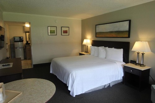At Home Inn - Pensacola - image 38