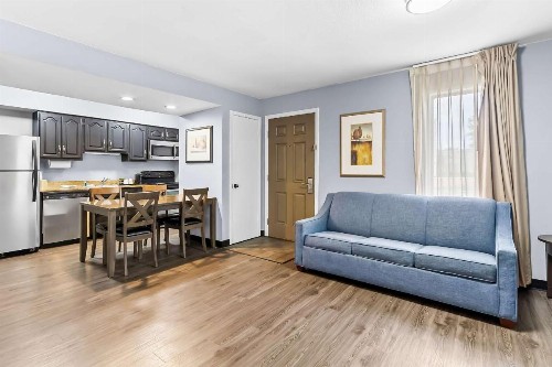 Mainstay Suites Pensacola - image 12