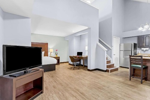 Mainstay Suites Pensacola - image 16